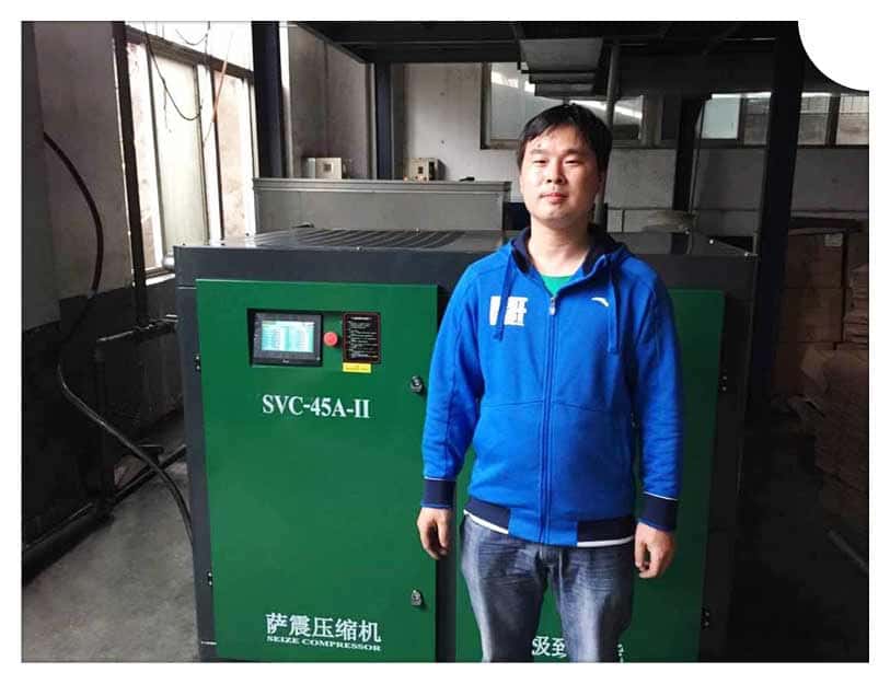 客戶與薩震空壓機合影